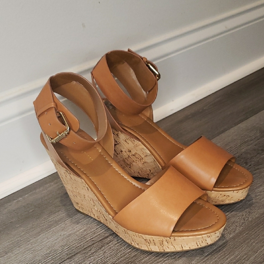 Tommy Hilfiger Tan Wedge Sandals - Picture 8 of 12